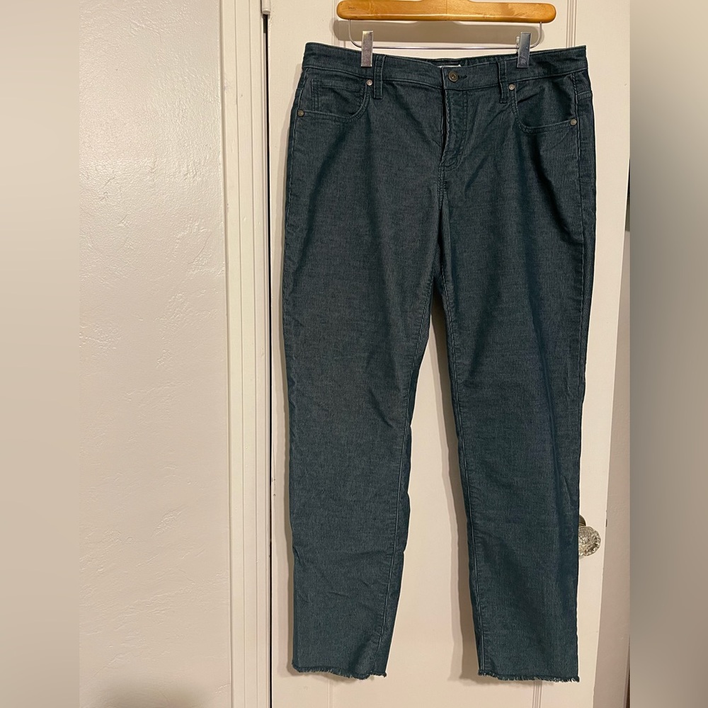 Size 10 Carve Designs Corduroy Jeans.